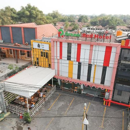Green Red Hotel Syariah Jombang Buitenkant foto