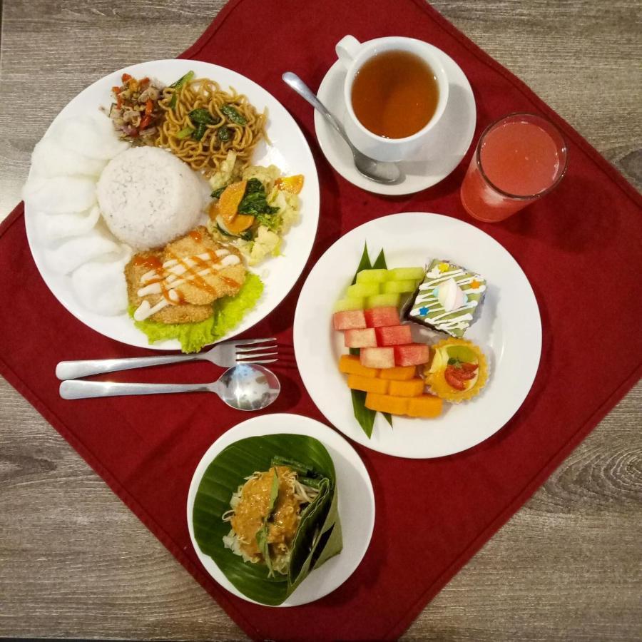 Green Red Hotel Syariah Jombang Buitenkant foto